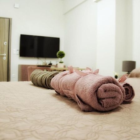 Dionisooss Apartment Atene Esterno foto