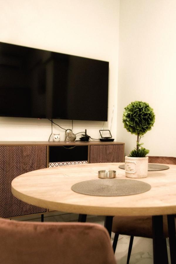 Dionisooss Apartment Atene Esterno foto
