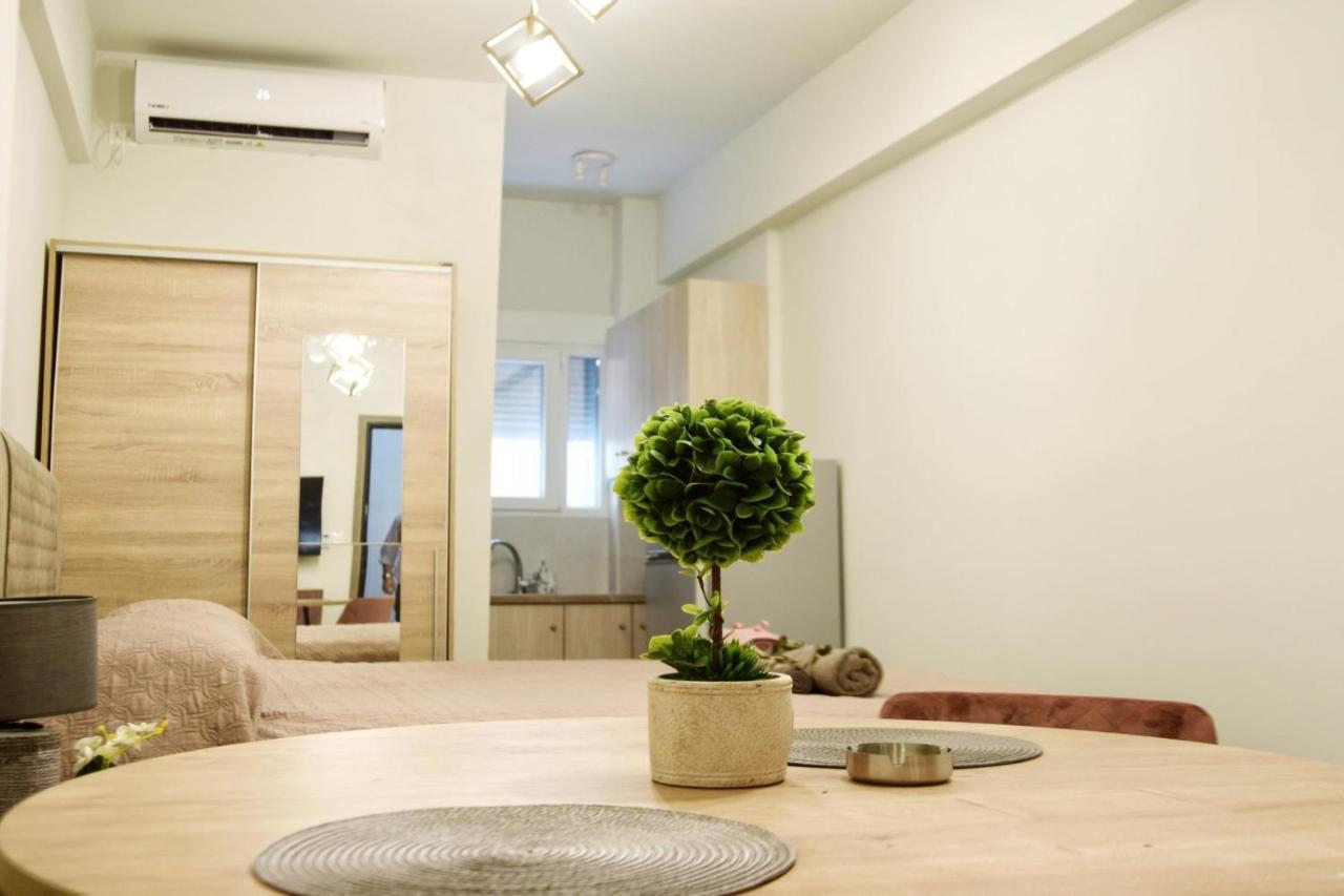 Dionisooss Apartment Atene Esterno foto