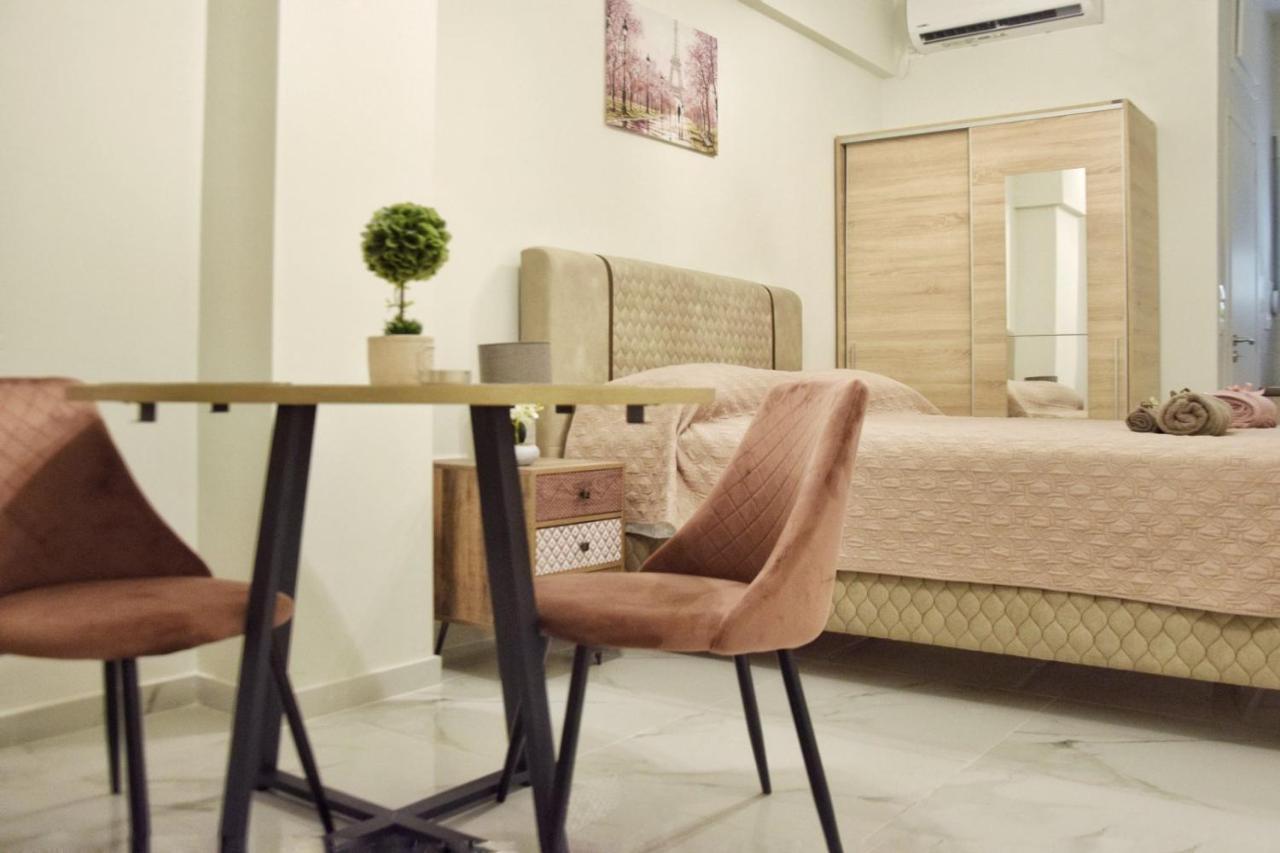 Dionisooss Apartment Atene Esterno foto